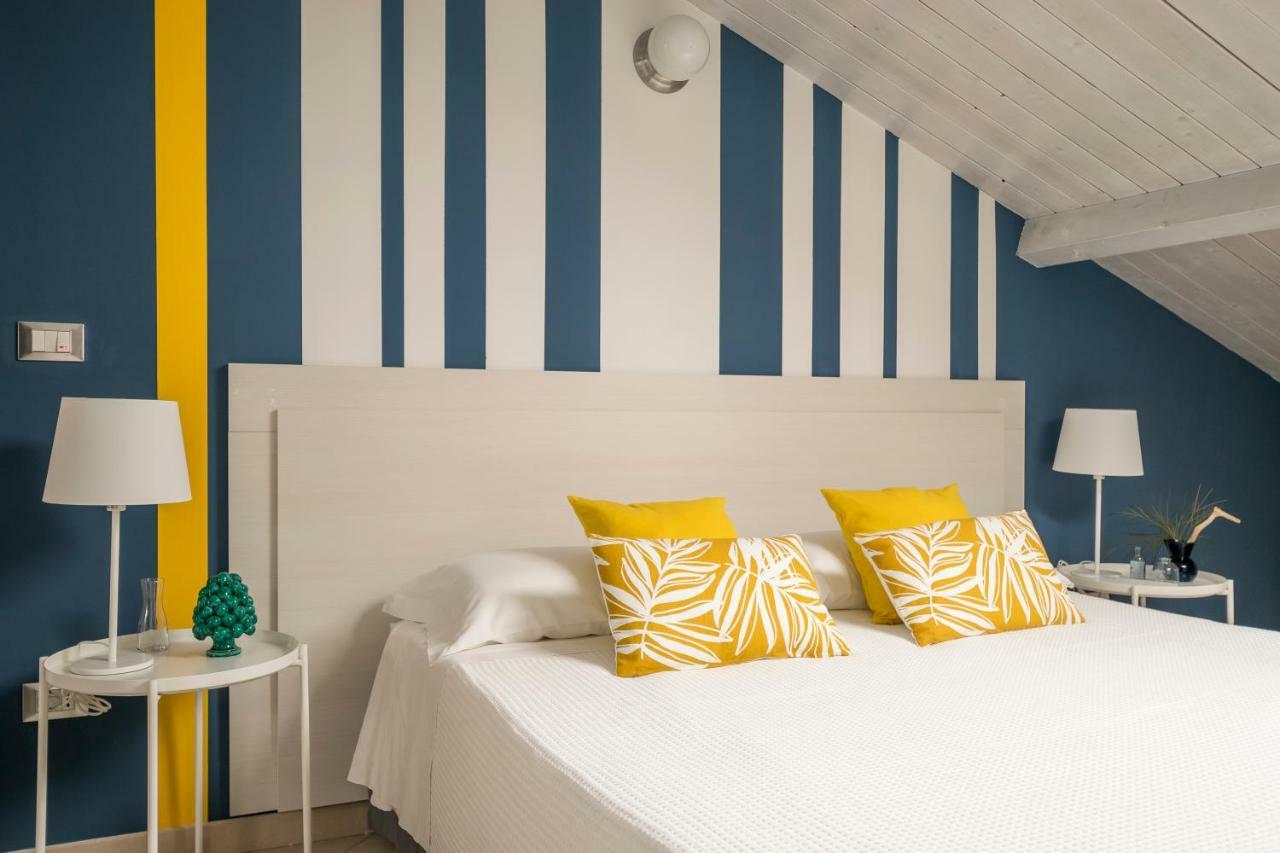 Civico 64 Bed & Breakfast In Mansarda Палми Екстериор снимка