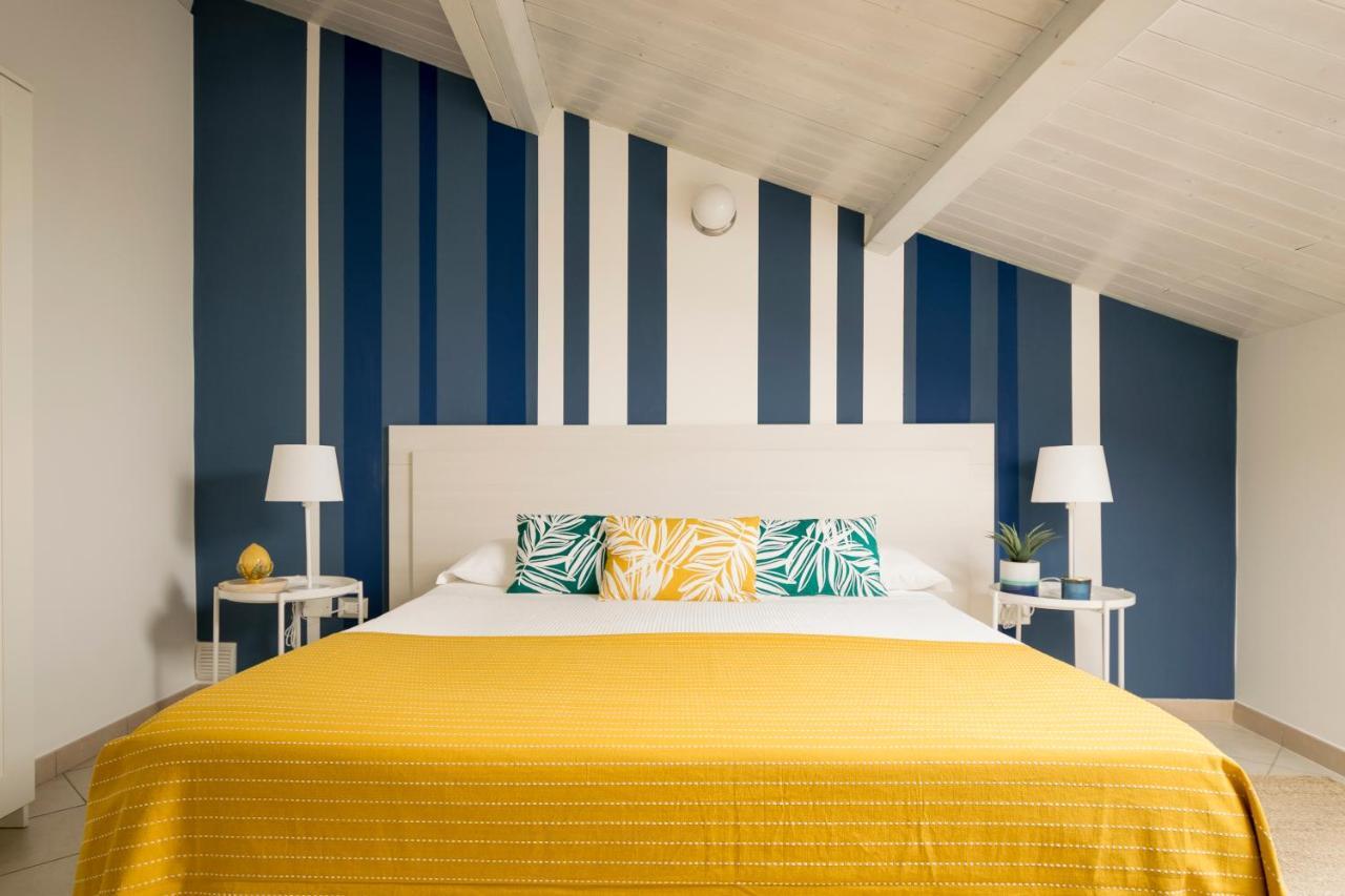 Civico 64 Bed & Breakfast In Mansarda Палми Екстериор снимка
